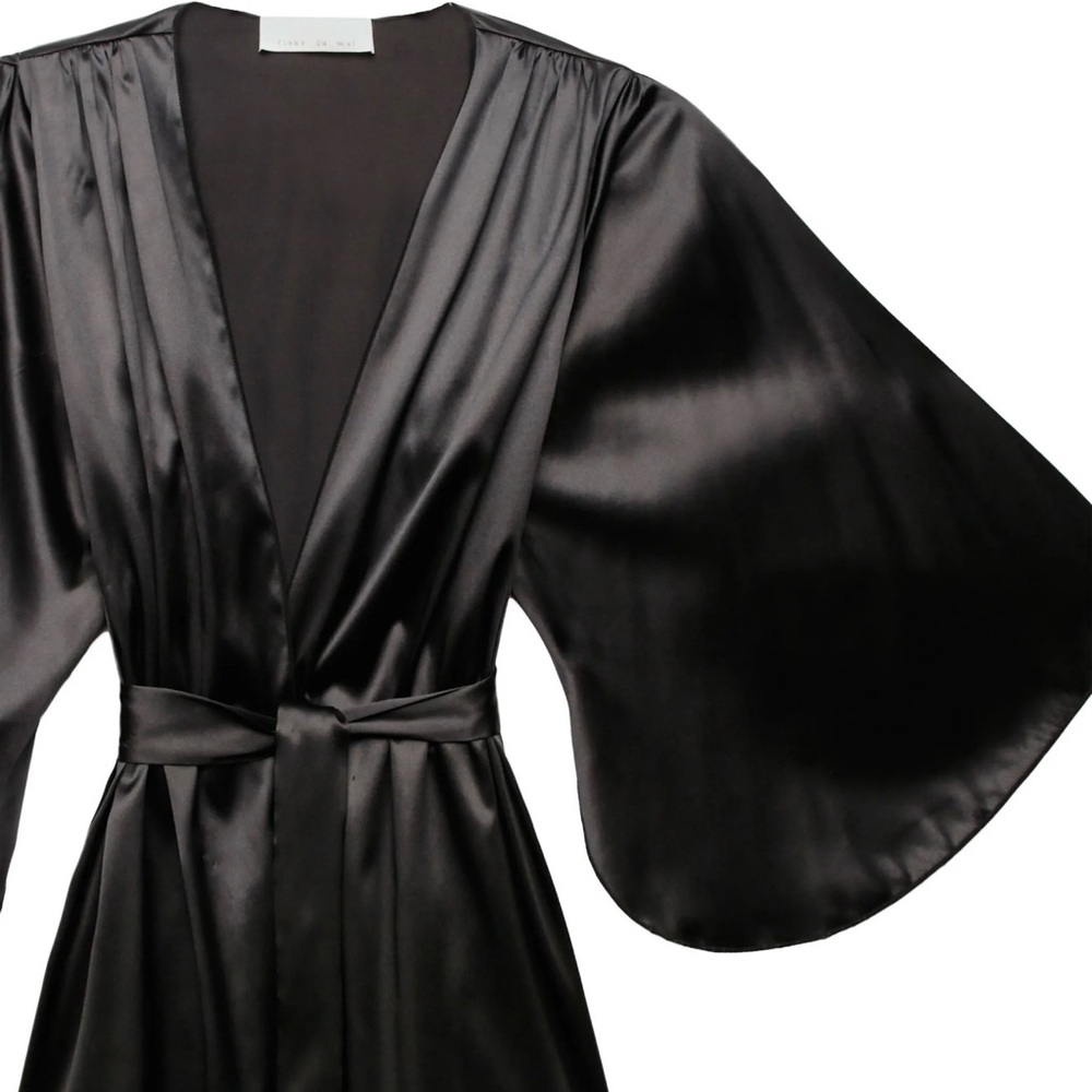 Black Fleur Du Mal Robe - Picture 2 of 2